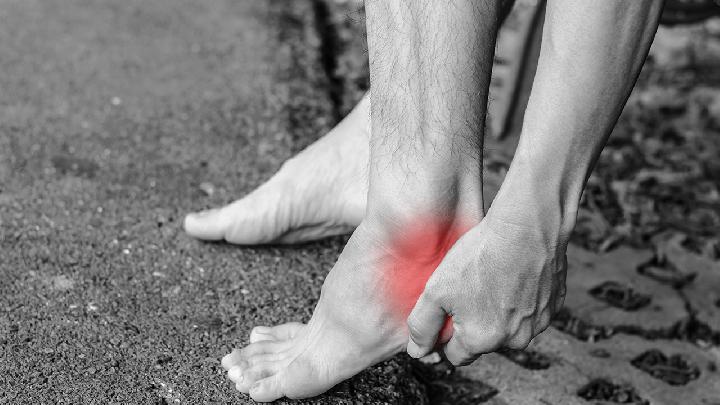 踝关节扭伤引发什么疾病