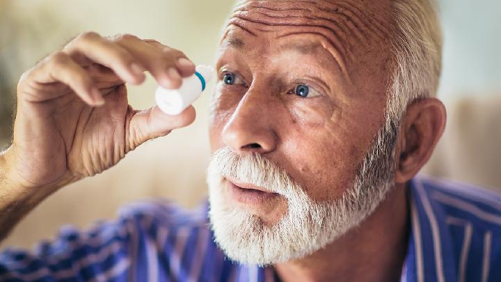 黄斑病变可能会引起老年失明