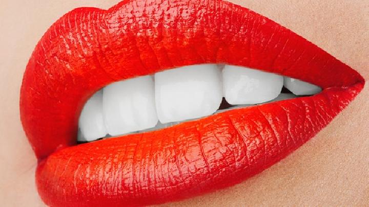 接触性唇炎有哪些表现及如何诊断？