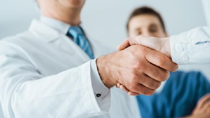 砷中毒容易与哪些疾病混淆？