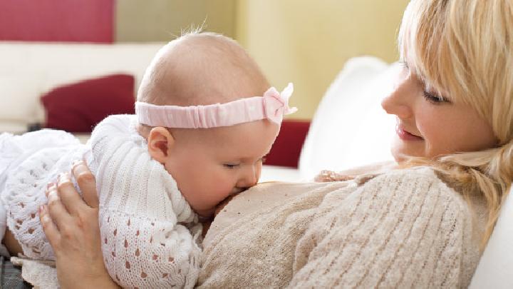 教你如何正确母乳喂养母乳喂养四步骤四姿势妈妈要懂