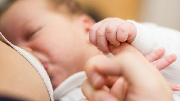婴儿湿疹的表现都有哪些婴儿湿疹是遗传造成的吗