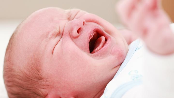 婴儿湿疹的症状都有哪些婴儿湿疹会诱发哪些并发症状