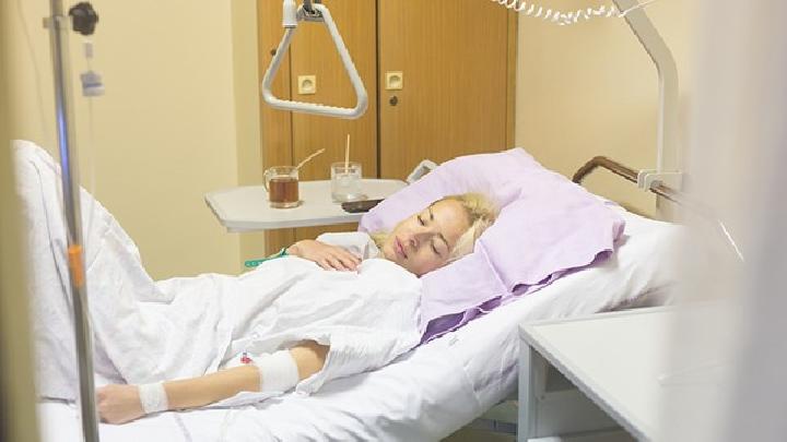 女性产后眼部水肿怎么办? 早上四妙招急救眼睛浮肿