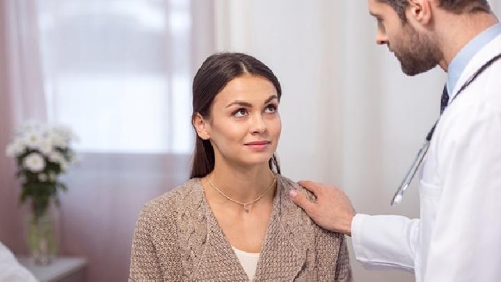 急性颌下腺炎有哪些表现及如何？