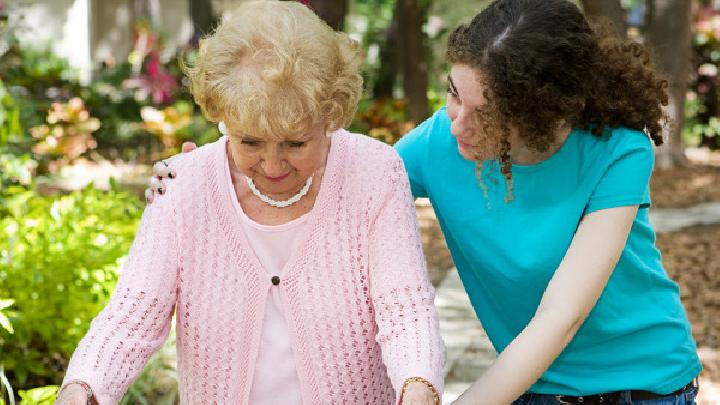 结缔组织病的表现症状有哪些呢