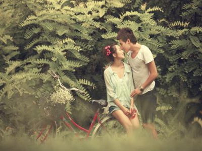 梦回情深，解析梦到男友出轨，与女孩同的深层心理含义