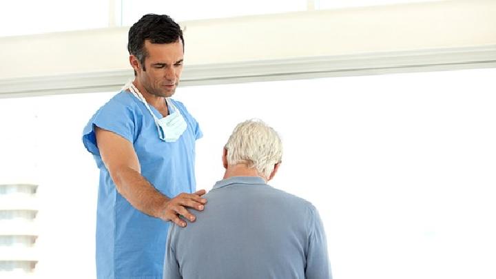 患上甲沟炎要怎么治疗呢？