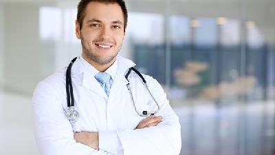 青岛老汉患怪病每晚暴走万步 累瘫才能睡着觉