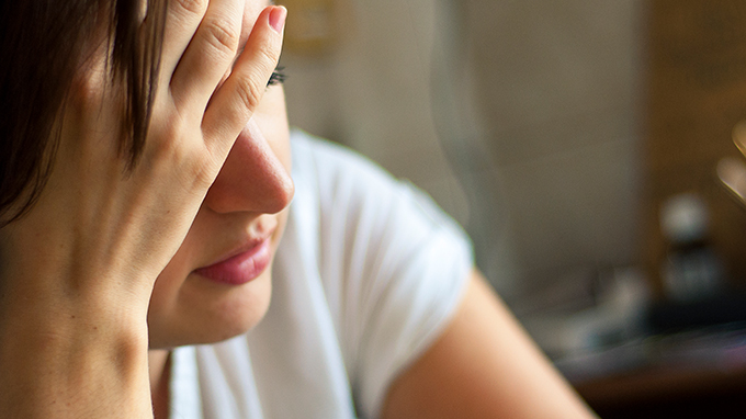 眉心长痘是心火旺吗