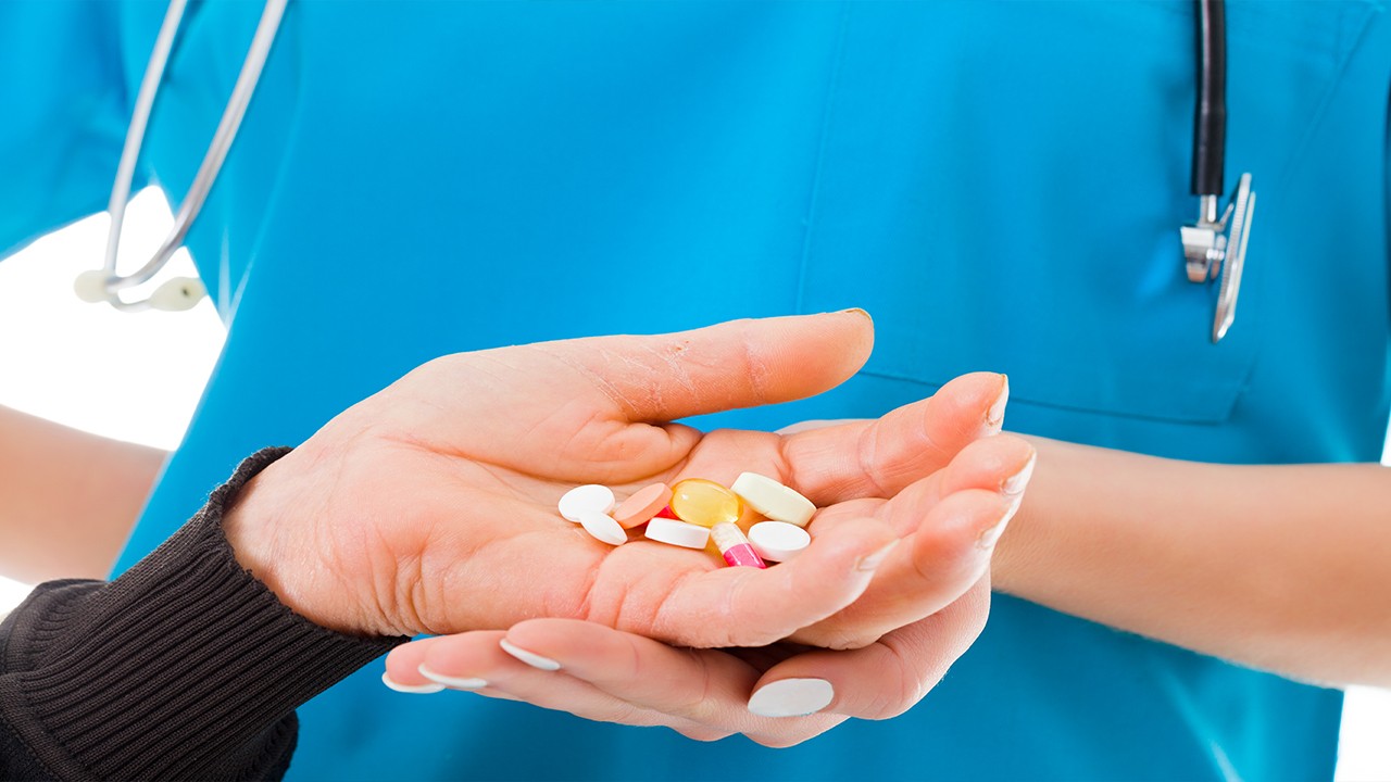 双嘧达莫片与阿司匹林合用是怎样呢？