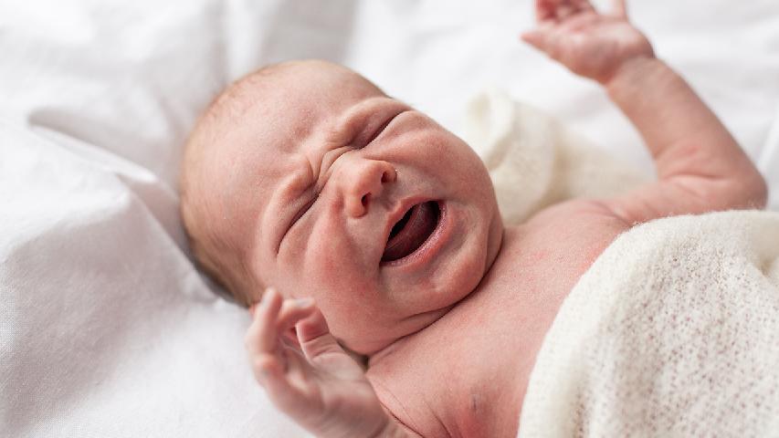 新生儿溢奶是不是疾病？宝宝溢奶是不是疾病