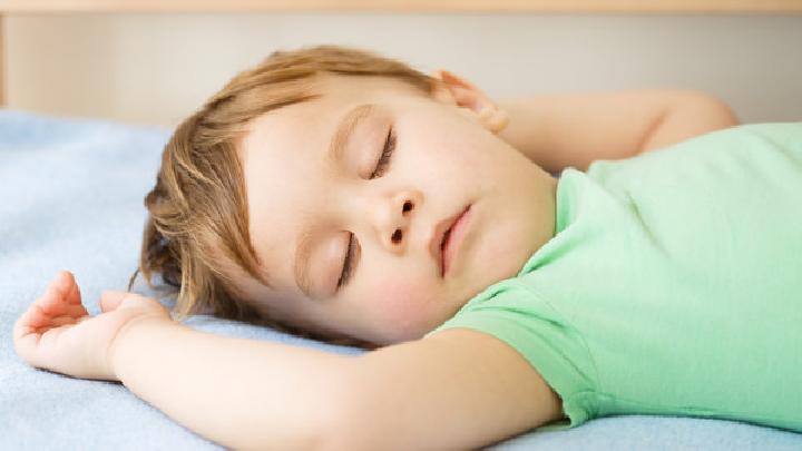 引起新生儿睡觉抽搐的原因？引起宝宝睡觉抽搐的原因