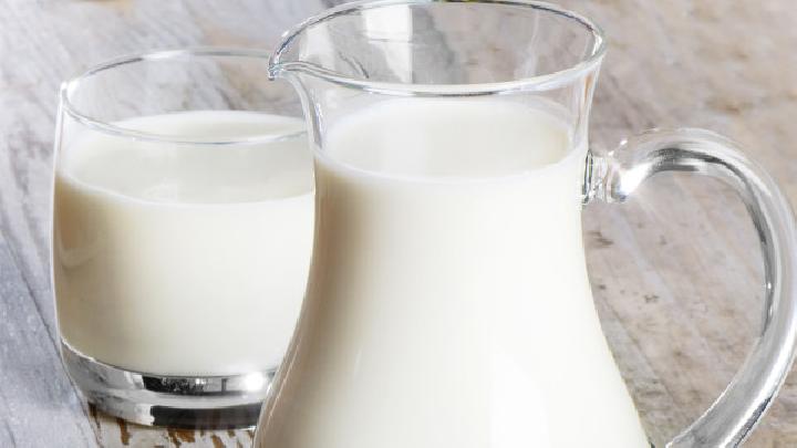 若何喝牛奶才最瘦弱？牛奶要何等喝营养才跑不掉踪降