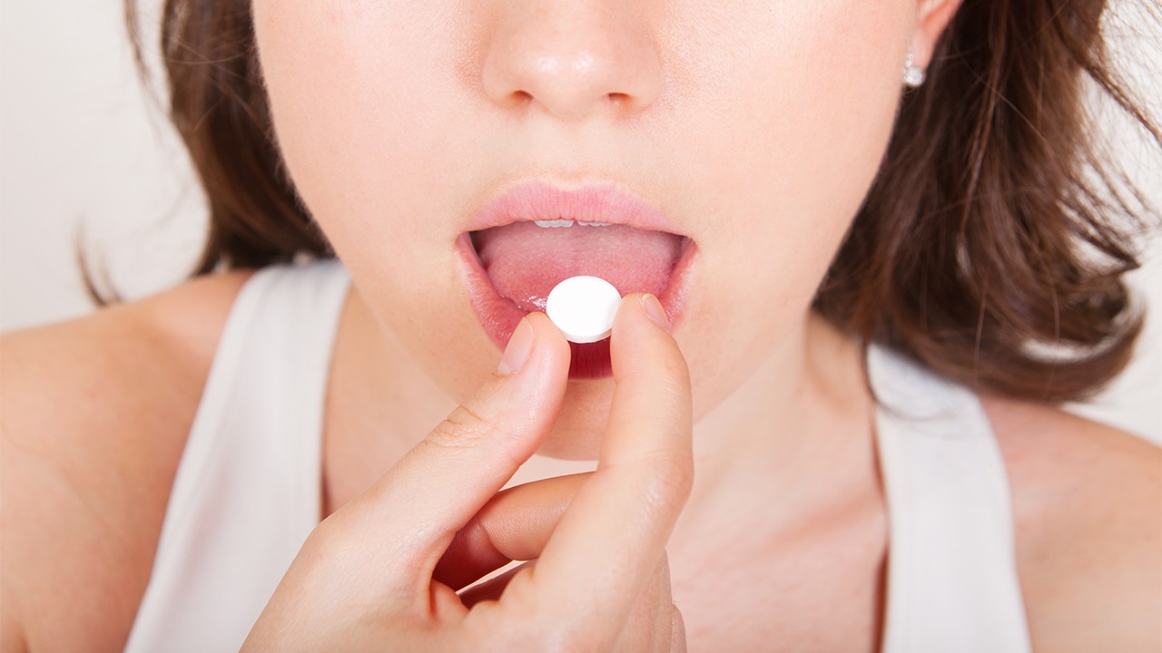 盐酸苯海拉明片用于过敏性鼻炎的剂量是怎样呢？