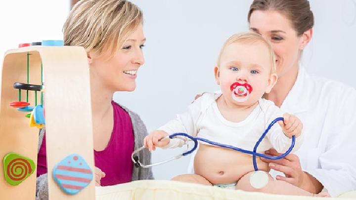 婴幼儿的正常体温是多少？婴儿发烧手脚凉的原因是什么？