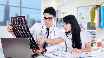 白癜风对男性的危害是什么？白癜风日常护理应该怎么做？