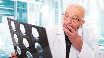 白癜风的早期症状是什么？白癜风是哪些不良因素造成的？