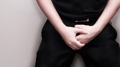 男性排尿无力分叉是什么原因？尿分叉或是前列腺出了问题