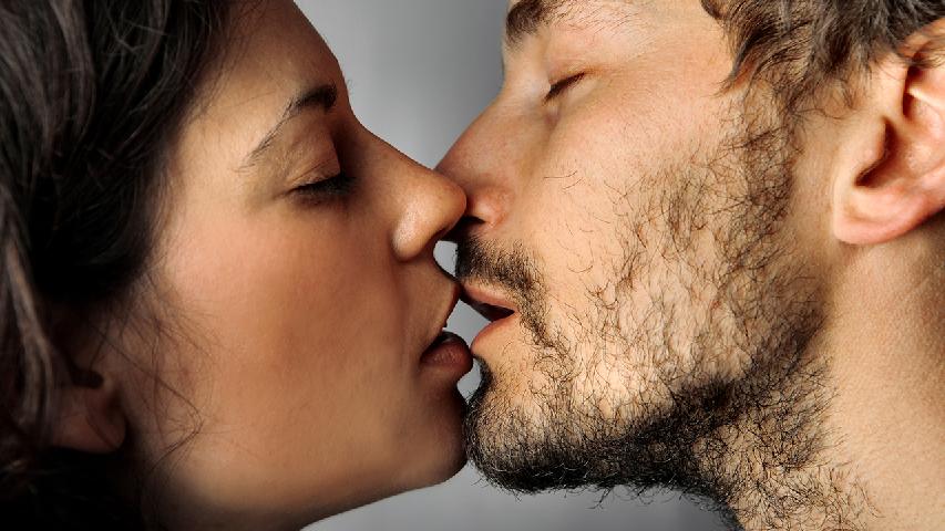女性有哪些口交技巧？夫妻和谐性爱有哪些注意事项