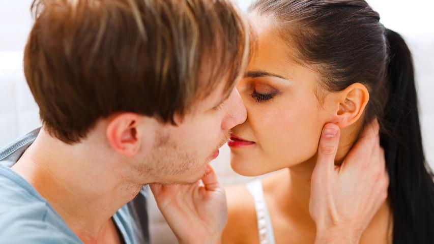 性高潮后为什么会头痛？中年男人要警惕性爱头痛