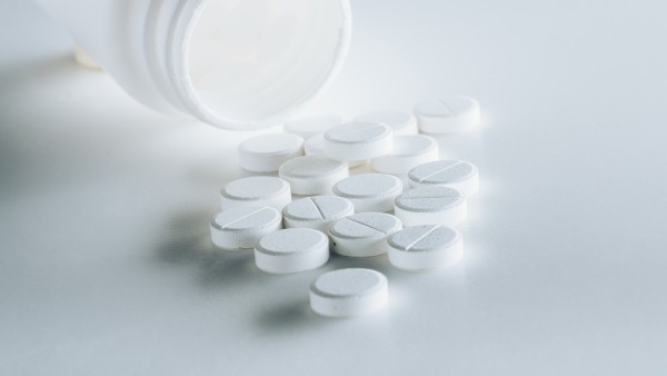 阿片类镇痛药有什么特点 布洛芬属于阿片类镇痛药吗