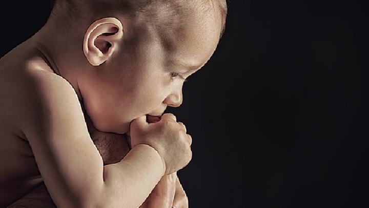 1岁婴儿流鼻涕怎么办？婴儿流鼻涕如何处理？