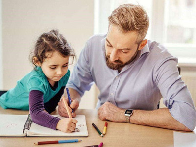 为什么爸爸带大的孩子会更优秀呢