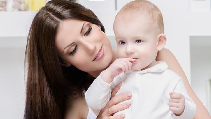 3个月婴儿缺钙的症状是什么？婴儿缺钙如何补？