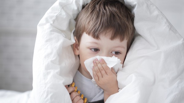 病毒性感冒吃什么药  病毒性感冒要如何警惕抗生素使用