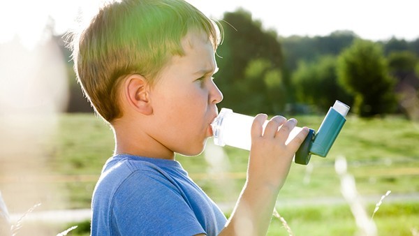 儿童喉咙有痰咳不出来怎么办  儿童喉咙有痰的原因是什么