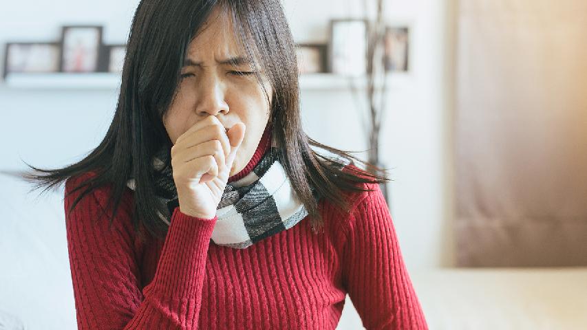 咳嗽少量咳血是什么原因引起的 咳嗽咳血该怎么治疗好