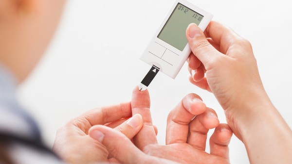 伏格列波糖胶囊适合哪种糖尿病？成人口服量是多少