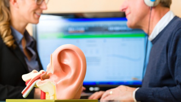 来月经能吃耳聋胶囊吗 耳聋胶囊的注意事项有哪些