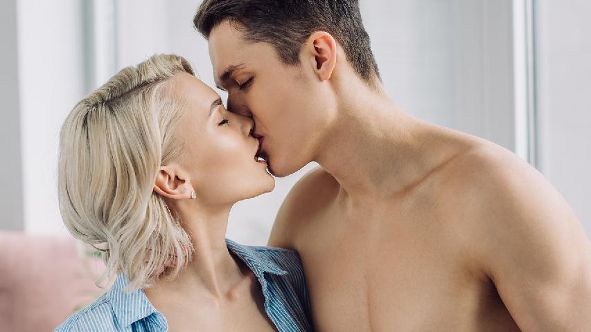 性爱技巧分享 如何让男人在床上更持久？