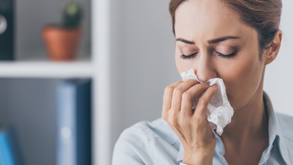 香菊颗粒和通窍鼻炎颗粒的区别是什么  香菊颗粒和通窍鼻炎颗粒的功效