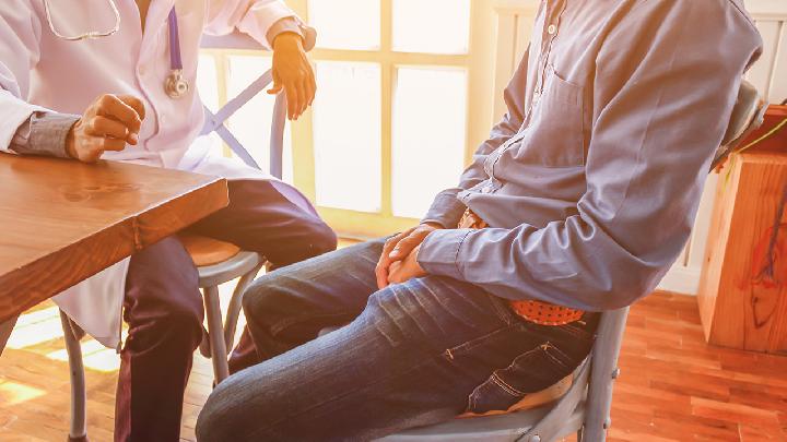 细菌性前列腺炎的症状有什么？男性治疗前列腺增生要做什么检查？