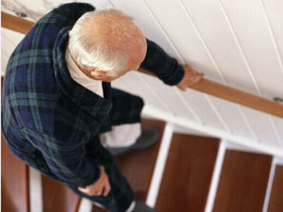 老人椎管狭窄是什么原因