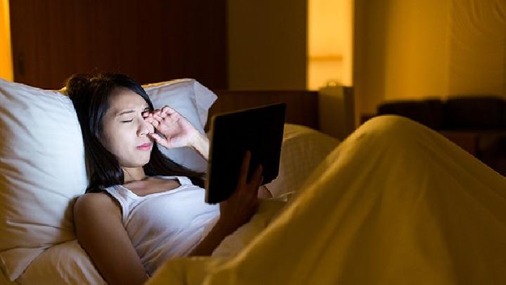 中年人长期晚上失眠怎么治疗？