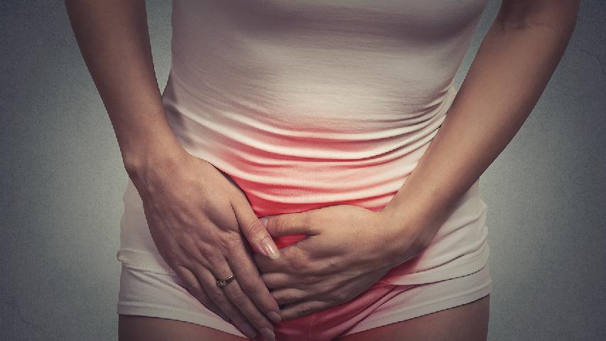 女性拉尿时尿道口刺痛什么原因？