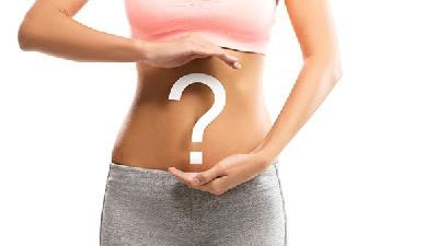 宫颈癌的临床表现有哪些？月经不调的女性容易患宫颈癌吗？