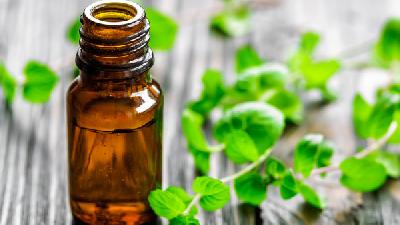 藿香正气水治灰指甲吗？灰指甲怎么治愈？