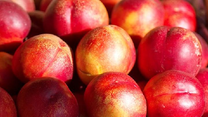 梨和苹果哪个减肥呢？减肥吃梨好还是苹果好？