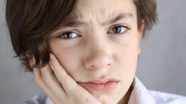 为什么牙龈老是肿痛？