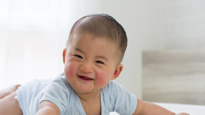 新妈必学 新生宝宝视力训练方法
