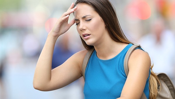 每次月经前一天偏头痛是什么原因