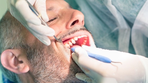做完根管治疗后牙疼正常吗