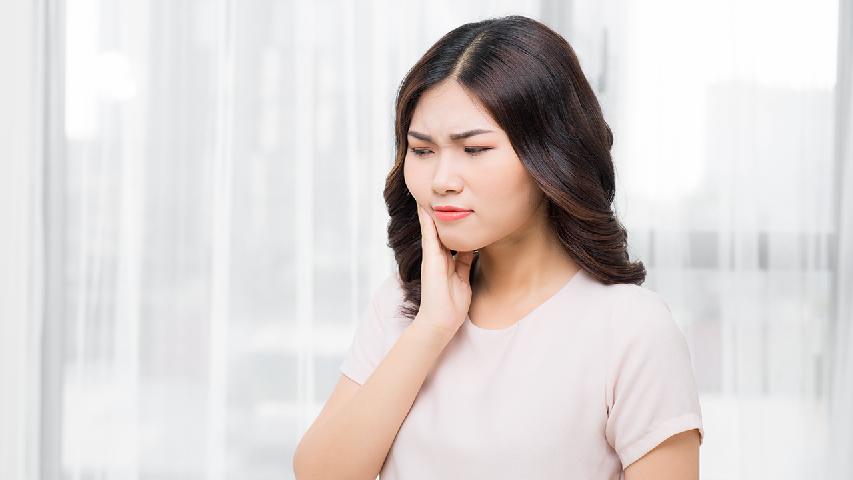 經(jīng)常性口腔潰瘍，是由什么原因造成的