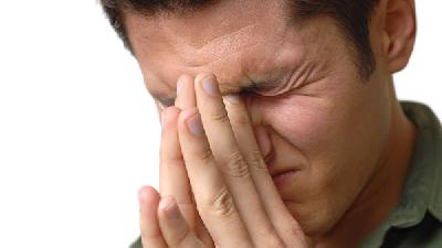 痛风四肢关节部位都肿痛怎么治疗