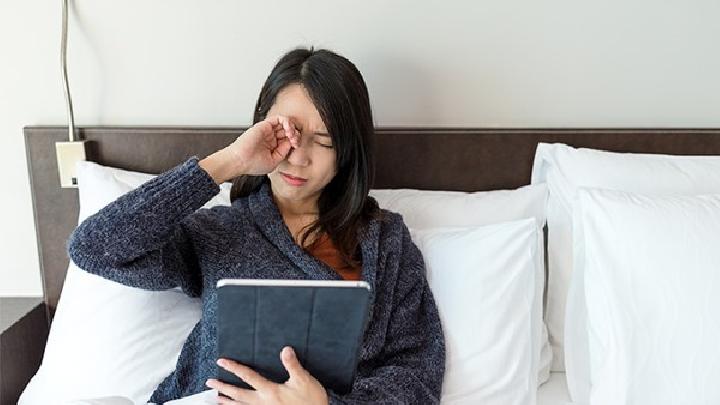 怎樣才能去眼袋皺紋 輕松消除眼部皺紋的方法都有哪些